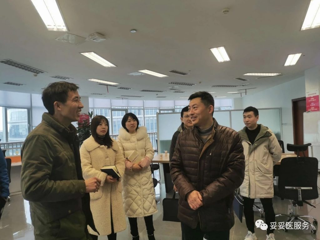 绵阳市委组织部肖强一行到长虹智慧健康公司看望慰问国家百千万人才工程国家级专家刘贤洪 绵阳市委组织部肖强一行到长虹智慧健康公司看望慰问国家百千万人才工程国家级专家刘贤洪