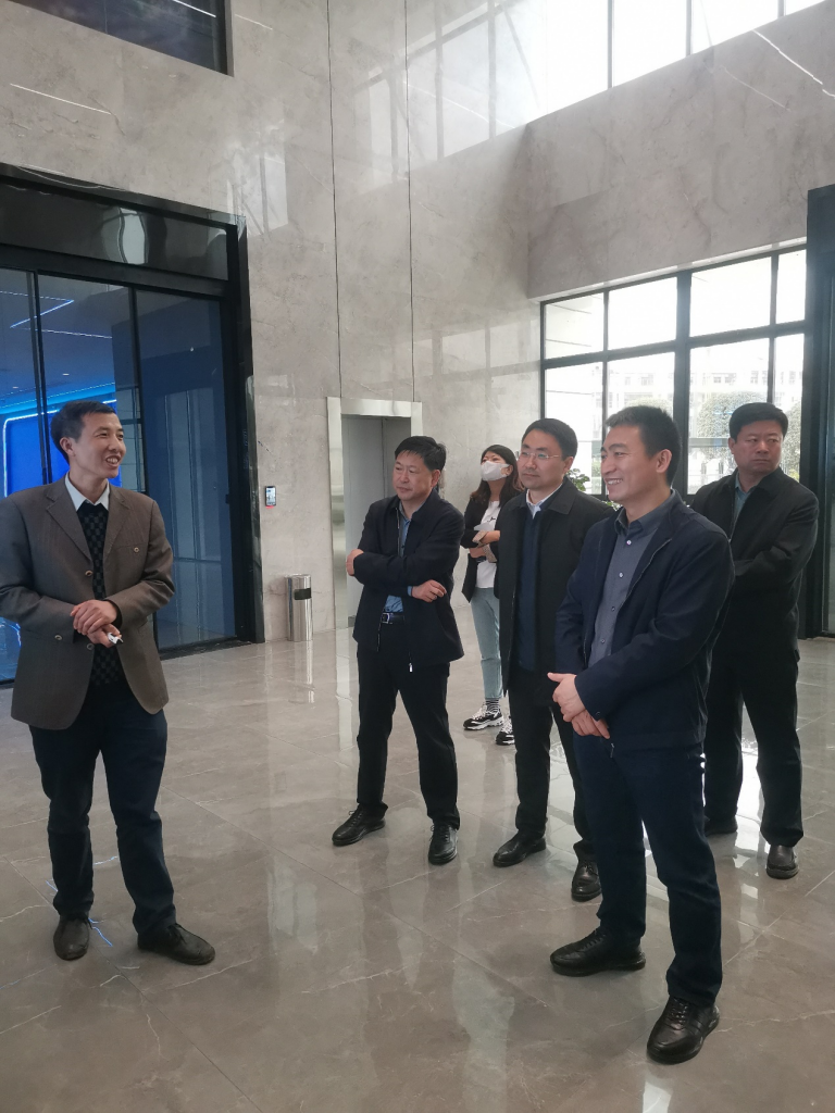 国务院办公厅领导一行调研中玖闪光医疗科技有限公司 国务院办公厅领导一行调研中玖闪光医疗科技有限公司